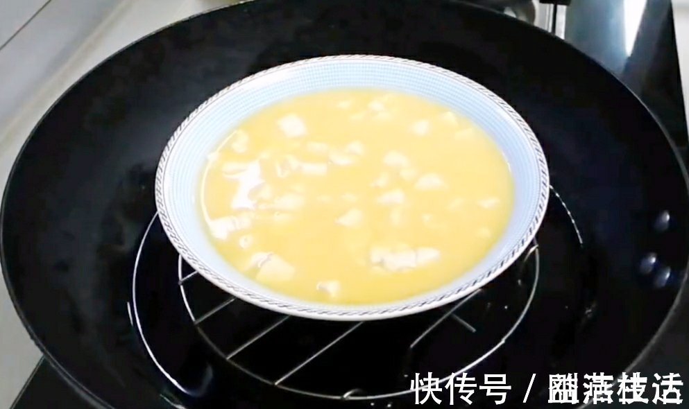 水豆腐|豆腐切成丁，不炒不炖不油炸，连吃1个月也不嫌烦，先收藏了