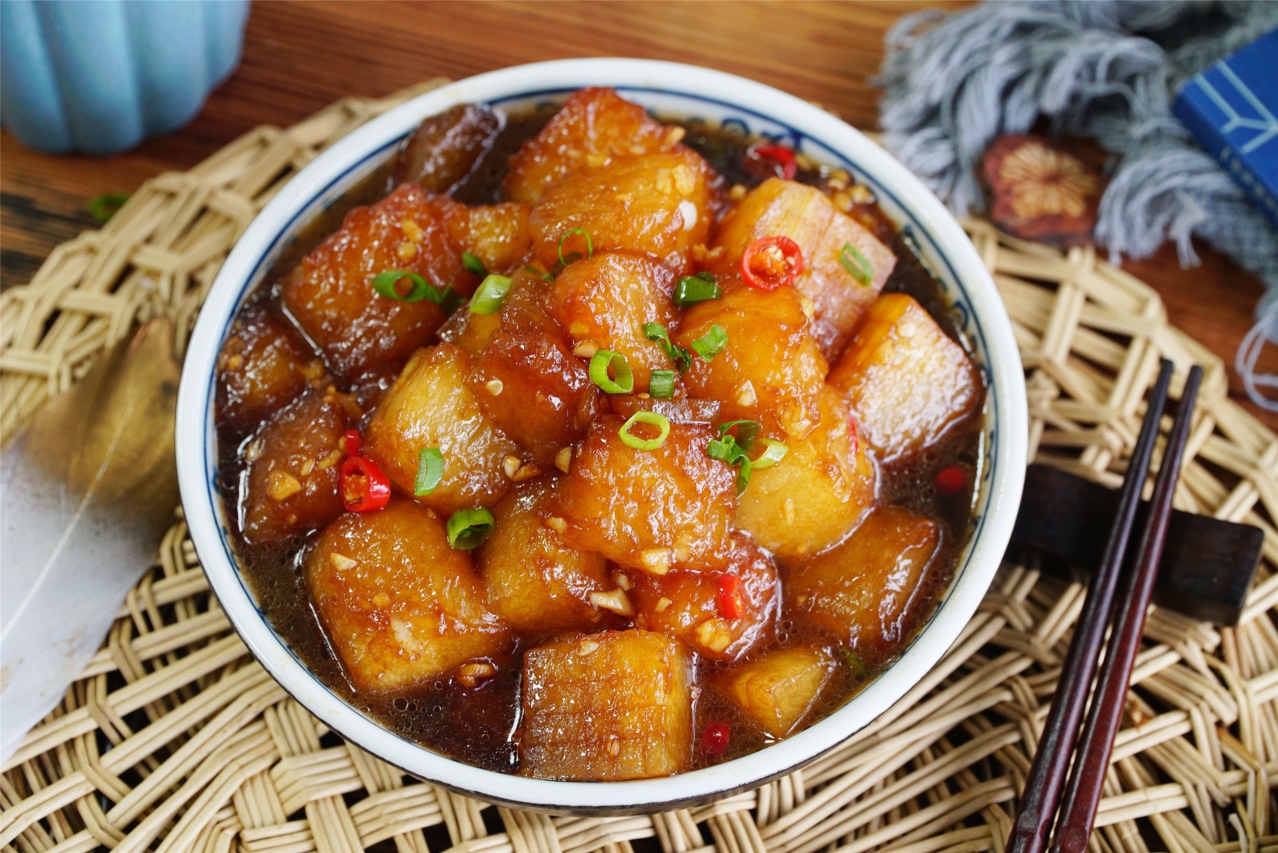 红烧冬瓜|学会冬瓜这样吃，一顿能干两碗饭，不放肉也很香，上桌汤汁都不剩