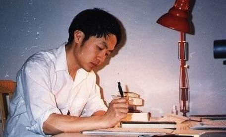 天才诗人爱上情人后与妻子同归于尽,留下遗书求救家人,另有隐情