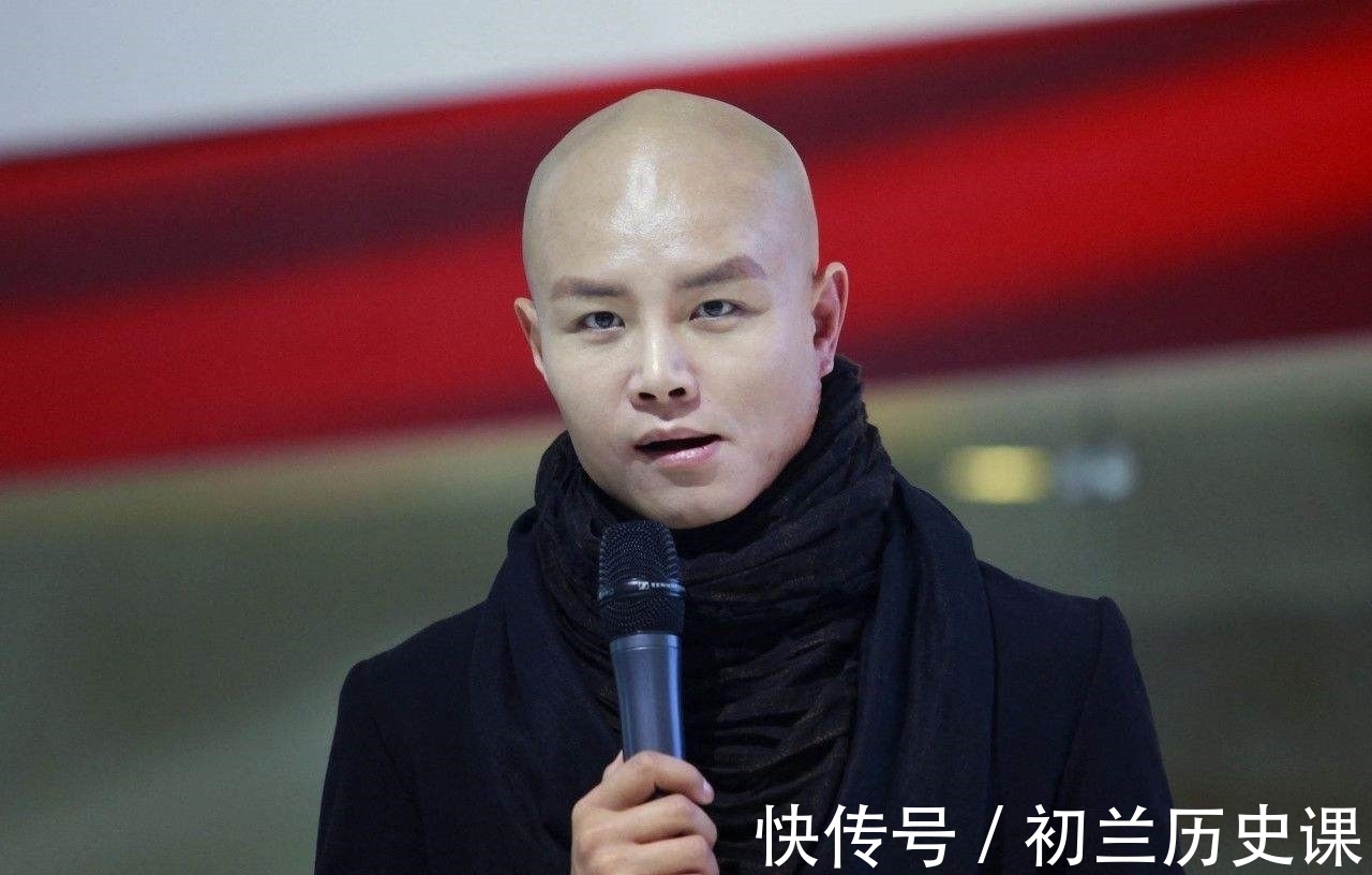 洒脱|年近50的乐嘉放飞自我,与之前判若两人,如今他皮肤黝黑生活洒脱