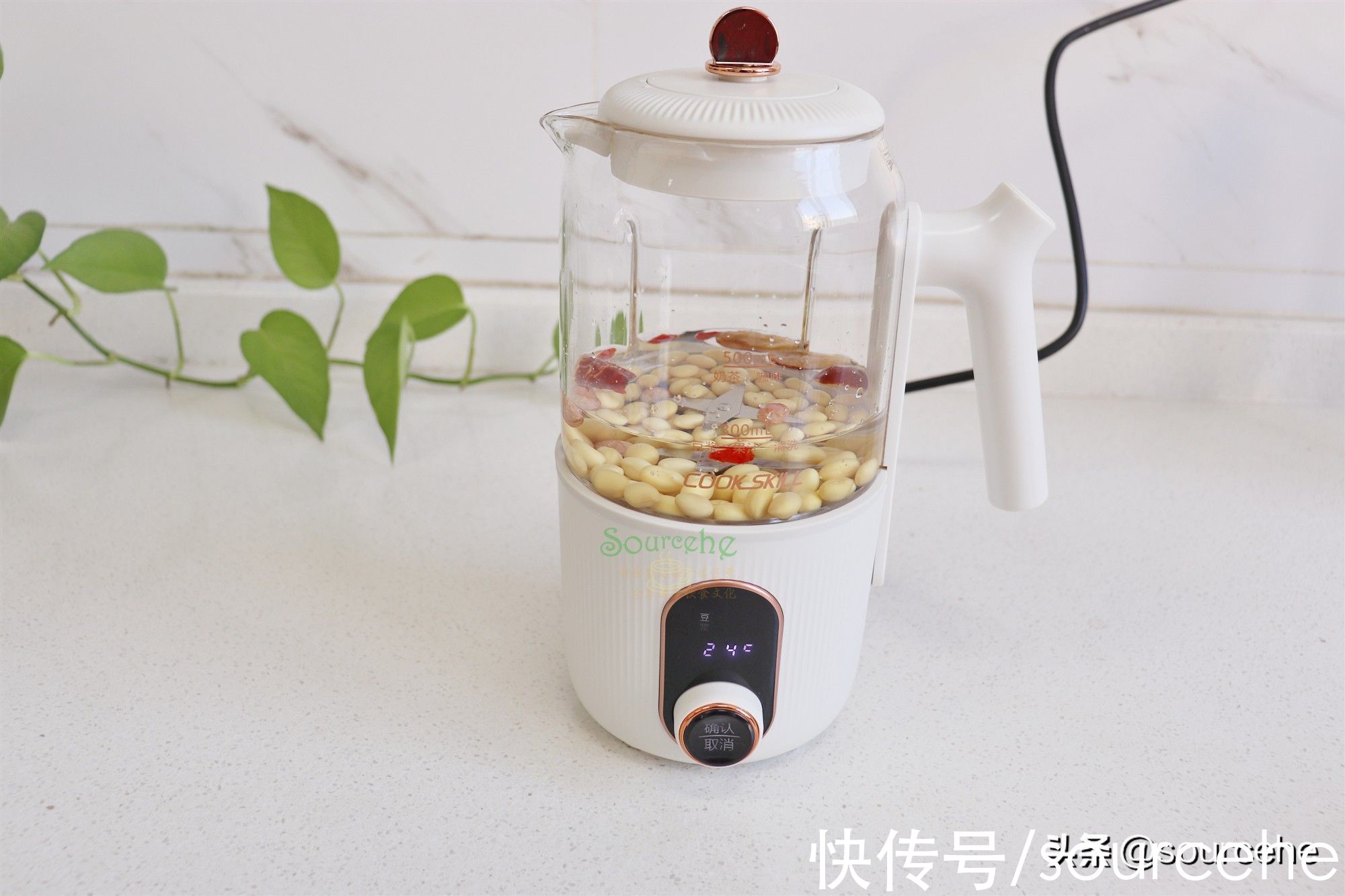 冬天煮豆浆别只放黄豆，多加3物，每天一杯，脸色红润气质绝佳