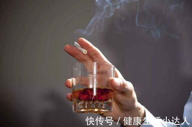 头痛|人为什么会得高血压?身体出现4种表现,当心血压已超标了
