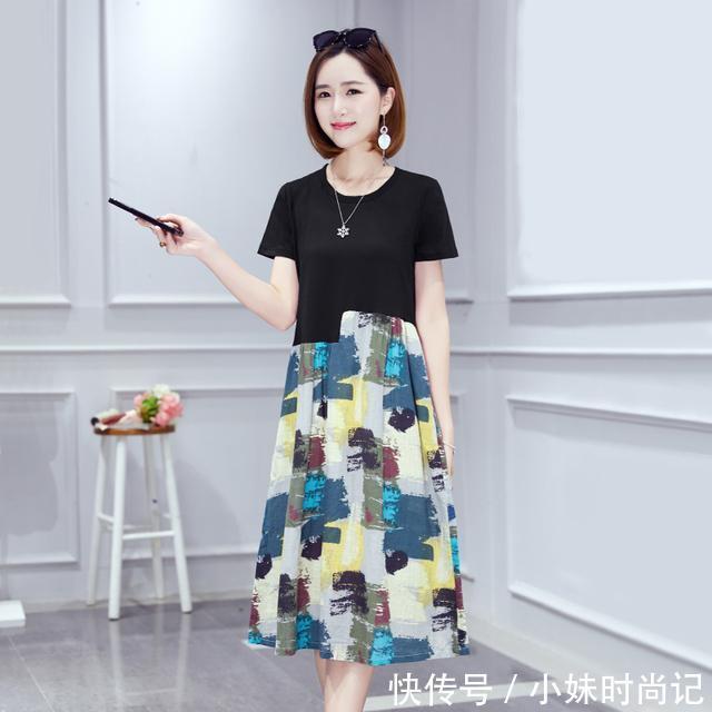 圆领|腹部偏大的胖mm,可以尝试较为宽松的裙子哦