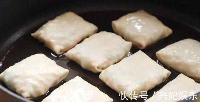 西葫芦丝|最爱这懒人早餐,又香又脆,连吃8个不够,十几分钟做全家人早餐