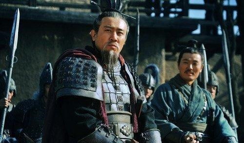 贴身|此人是刘备贴身秘书，谋略地位不输诸葛亮，却在史料中消失匿迹