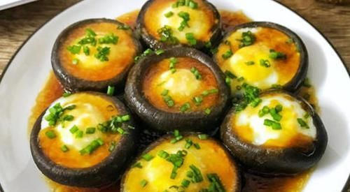  孩子|鹌鹑蛋和香菇是绝配，上锅蒸一蒸，营养又美味，小朋友一口一个