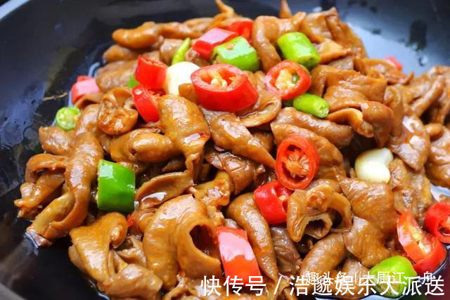 清洗大肠，有人加盐有人用碱大厨都不对，难怪大肠洗不净