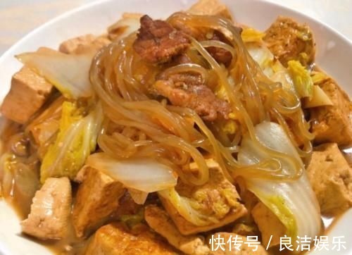 白菜炖豆腐原来有窍门,大厨教你几个技巧,上桌连汤汁都不剩