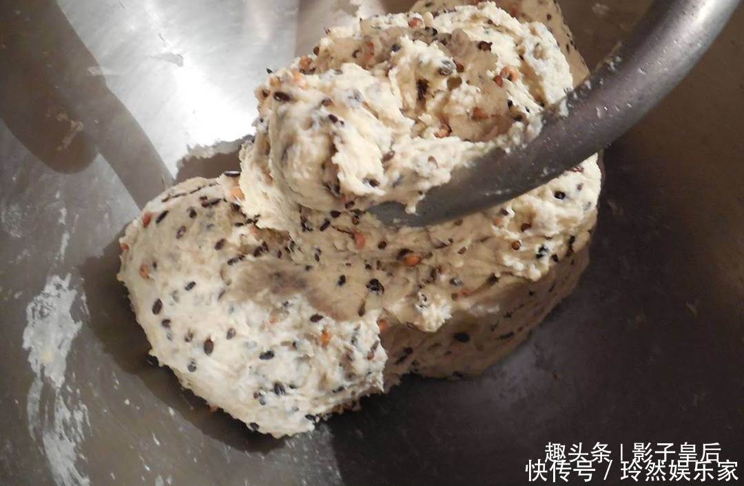 比馒头简单,比包子好吃,我家隔三差五做一次,一出锅就抢光!