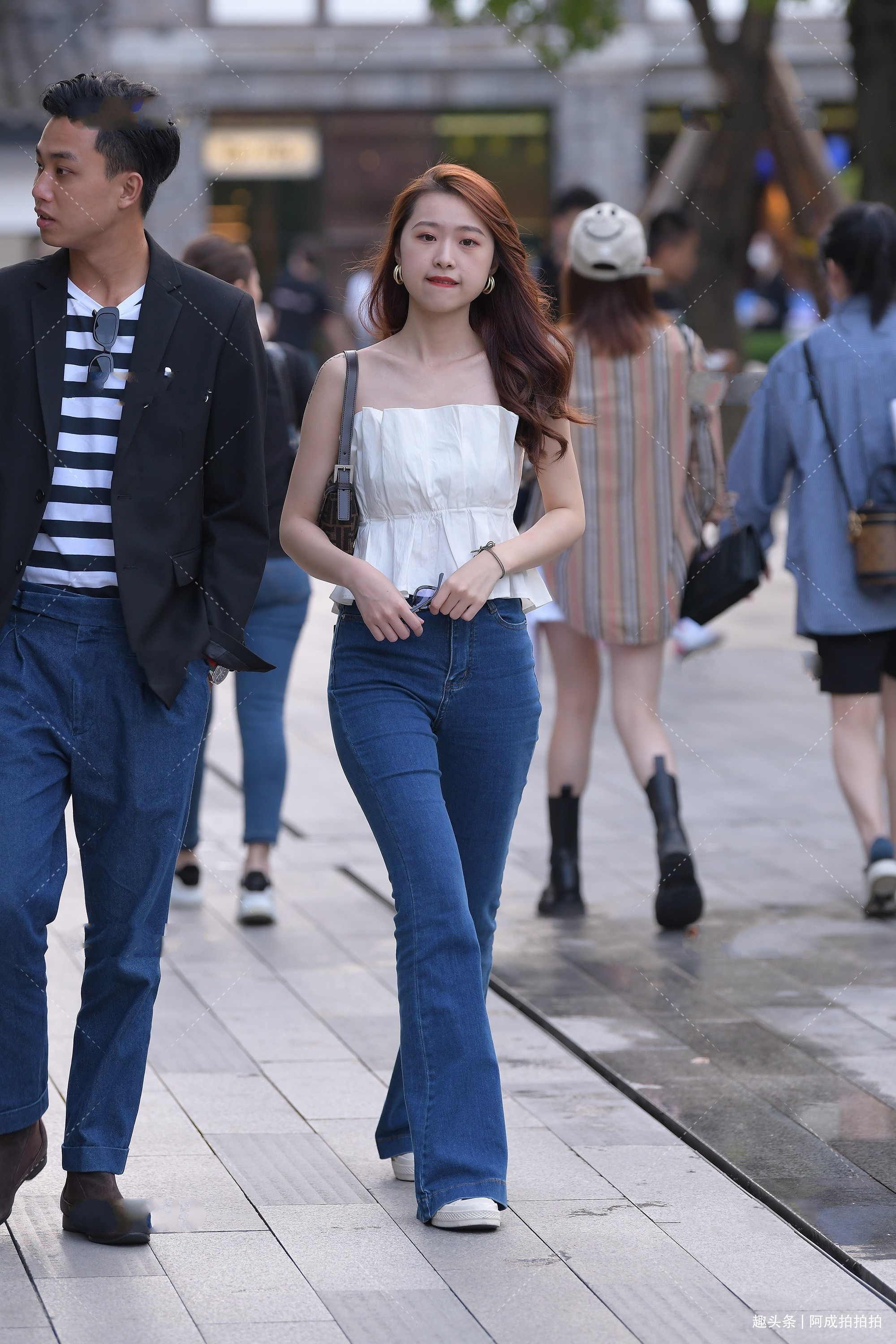 抹胸短上衣该如何选择又该如何搭配呢