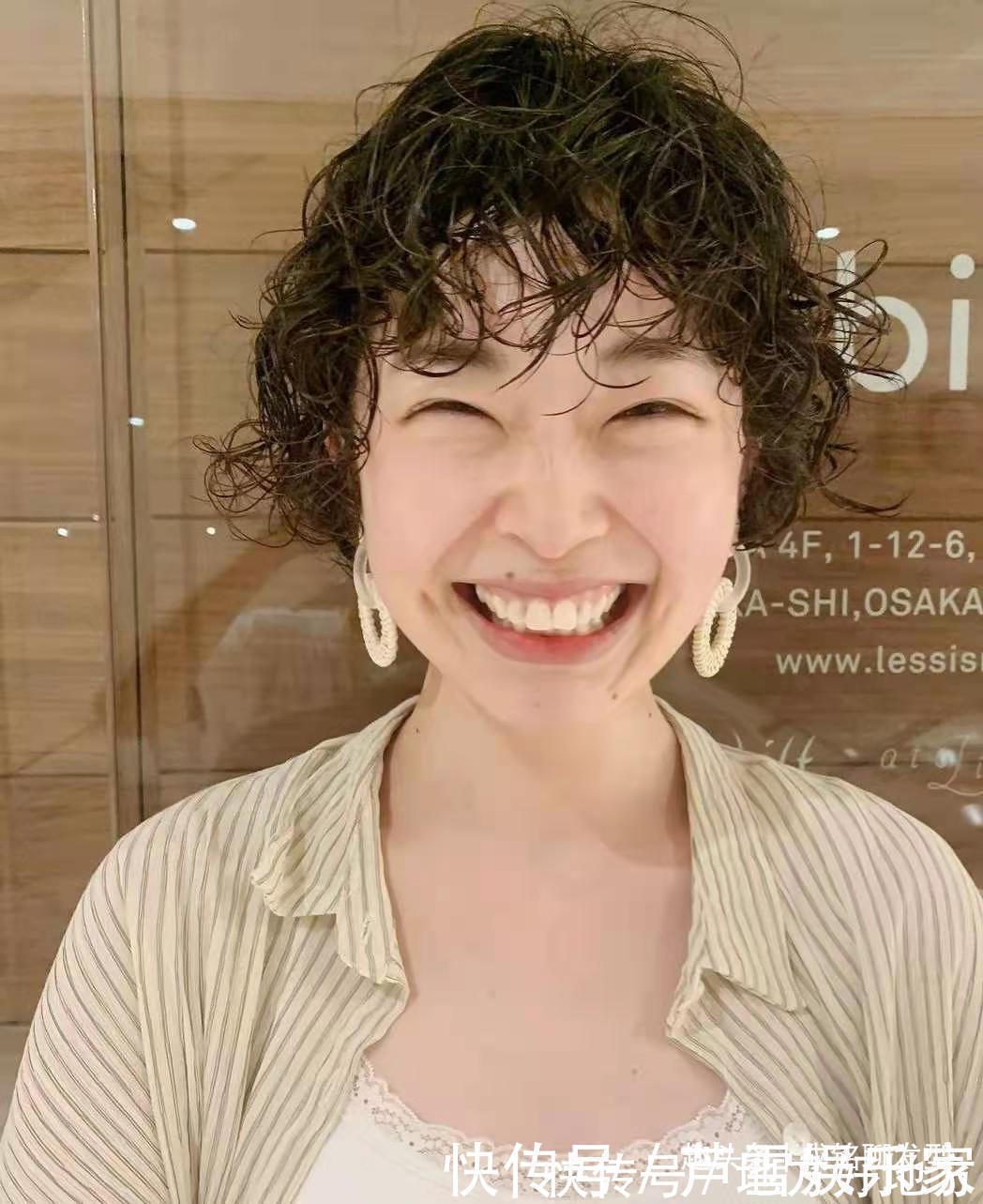 造型品|烫发不会打理造型今年流行“吹不干”发型,不用造型也很时髦