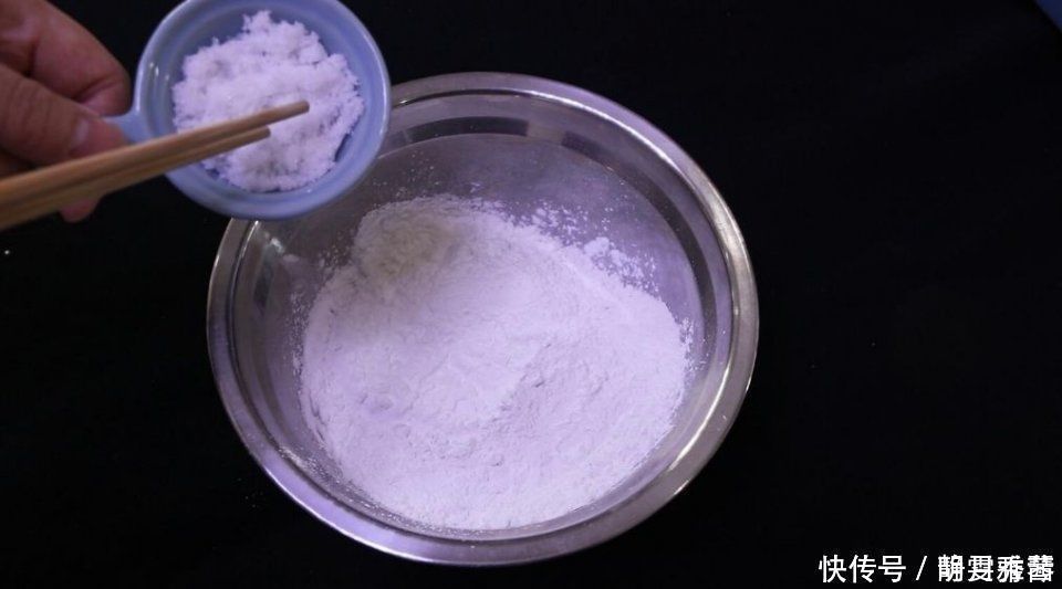 白糖和糯米粉还能这么吃，第一次吃就吃上瘾了，外酥里糯