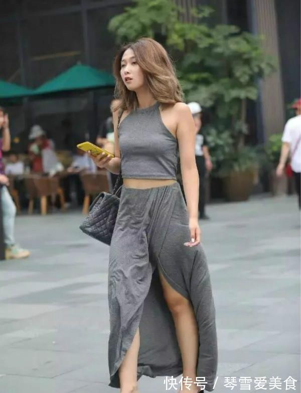 美女 今年夏天流行穿围裙吗？时尚又有个性，姑娘们争着穿