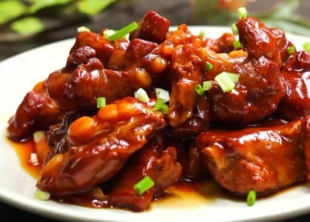 超幸福的时候就是啃排骨，排骨这样做，吃完直动手指