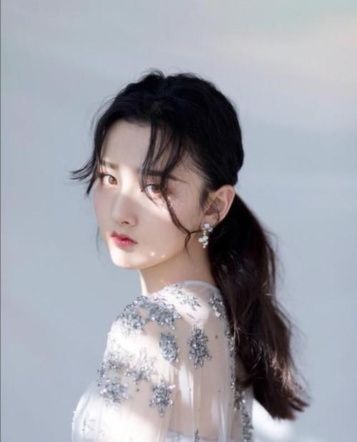 扎马尾别犯这4个错误,不然会变得很像村花,颜值再高也白搭