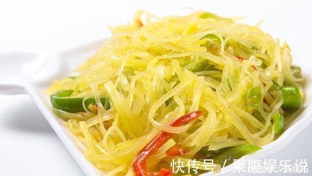 炒土豆丝，泡水喝焯水都不对，应该这么做，土豆丝爽脆利口不粘锅
