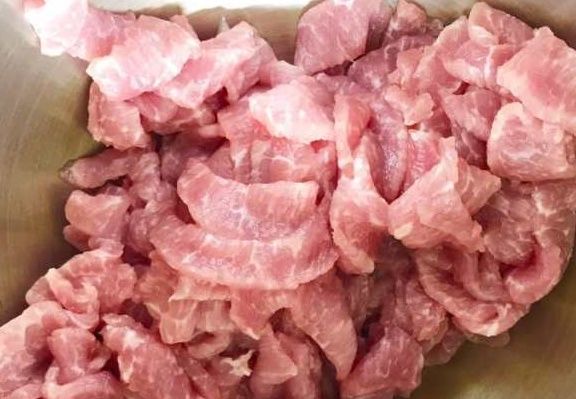 花椒粉|炸酥肉时,用玉米还是红薯淀粉?原来一直都用错,难怪酥肉不酥脆