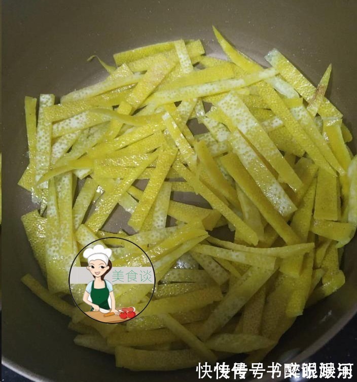 零食|柚子皮,很多人都当垃圾扔了,我家却当成宝,多吃还能润喉止咳