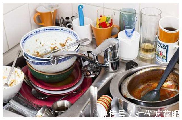 橱柜|橱柜定制的5大误区，别等到装完再后悔，细节占据重要地位