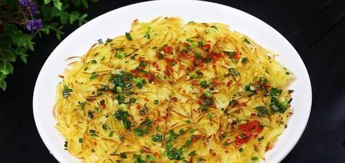 大厨教你土豆最好吃的做法，简单一做，比肉都香，上桌就光盘