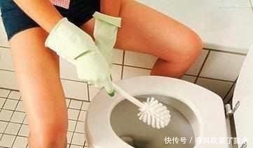 厕纸是扔进垃圾桶还是马桶呢?10年保姆教你1招