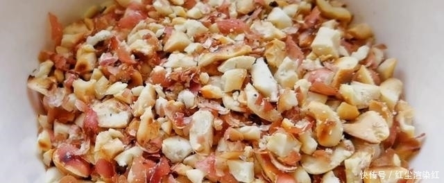 玉米面特好吃的做法,活了30几年第一次做,出锅全家人都抢着吃