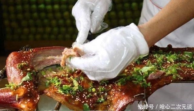 到底|东北人常说请客要有“硬菜”,到底什么菜才算是硬菜?