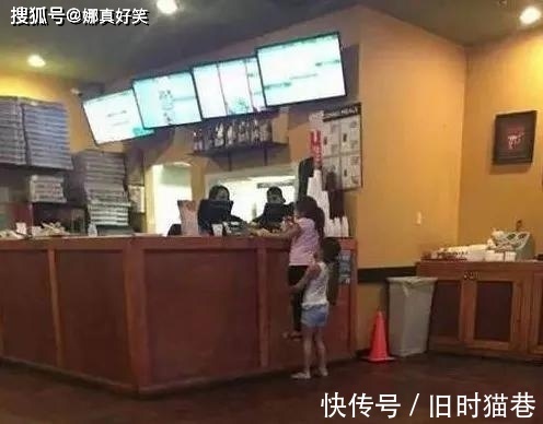 |搞笑GIF:这才叫招蜂引蝶