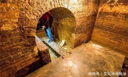为何盗墓贼见古墓旁有柳树,转身就走?原来这里有个不成文的规定