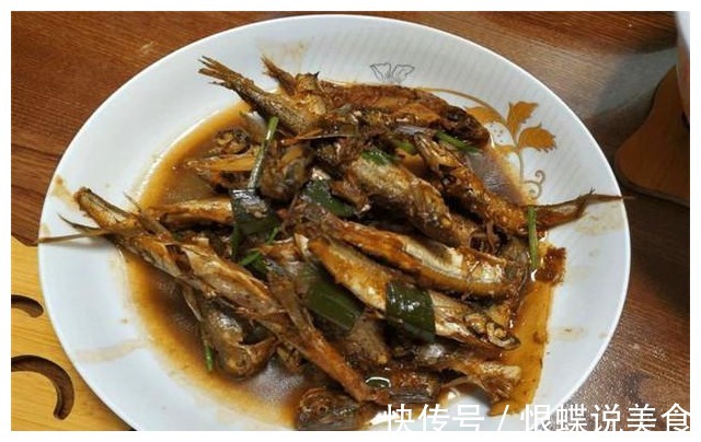 城里岳父母来家里赏花,我特意下厨招待,饭后夸我老婆嫁对人了!