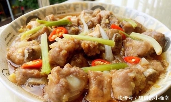 蒸排骨，不要着急上锅蒸，做好2步，排骨蒸好鲜嫩入味，不柴不腥