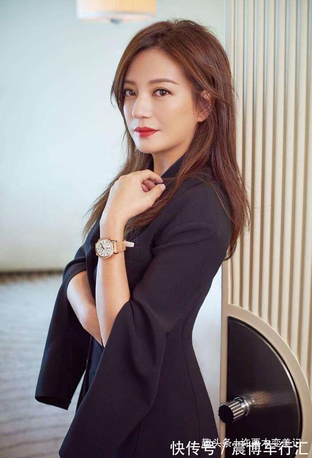 把手表 女人手表戴左手好,还是右手好?别再戴错被人笑话,多了解不吃亏