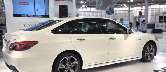 采用|2021款“皇冠”日本下线，采用三种动力系统，并带有底盘升降