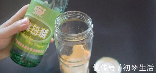 橘子皮|橘子皮放进白醋里泡一泡, 能为家里省下不少钱, 看完您会感谢我的