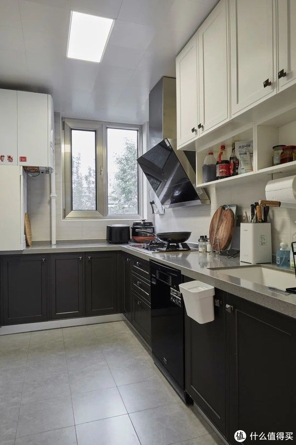 wifi|豪掷百万装修130㎡，客厅竟只用来打王者？