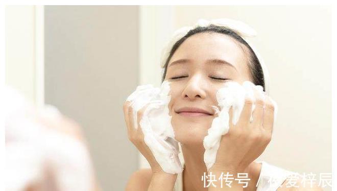 护肤|分享给女人们3个护肤好习惯,洗脸也有讲究,有效减少皱纹发生