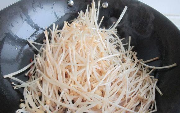金针菇|木耳和它是绝配,吃一次相当于给肠道做个大扫除,不懂就亏了