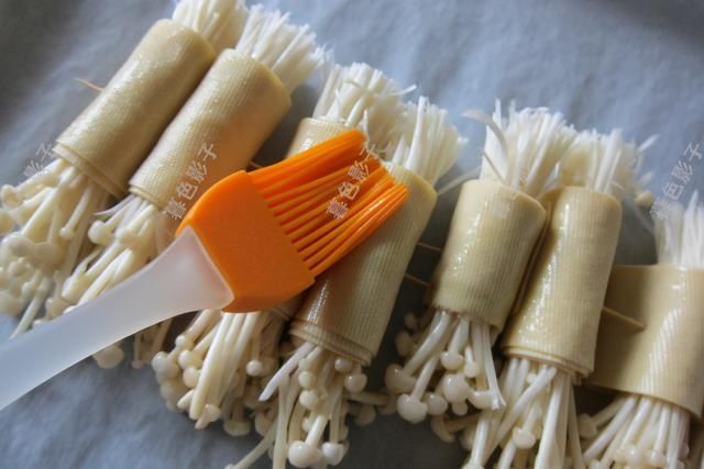 立夏之后，這菜要多吃比鈣片都好，10分鐘做一鍋，特省事