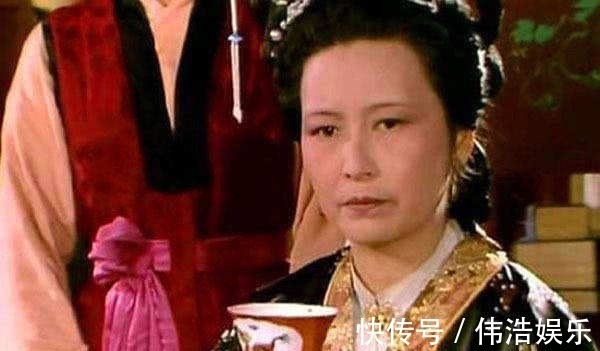 贾府#王夫人骂了林黛玉,贾母责问她后,用三言两语再次暗示了宝黛婚姻