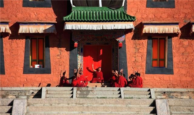  书籍|甘南自治州的拉不楞寺：一百多位活佛在此居住，留下无数珍贵书籍