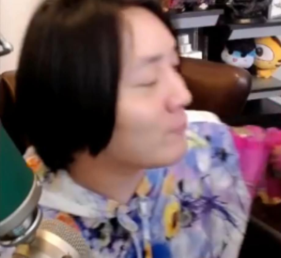 举动|张大仙直播不慎爆粗口，随即做出1举动，看呆百万观众