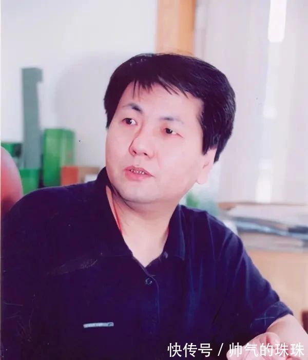 中书协$他既是中书协副主席,又是12届国展评委,其书法不错,法度严谨