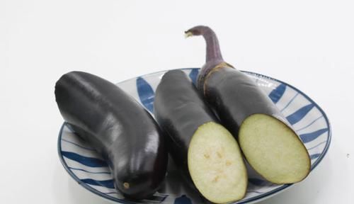 甲状腺出现结节后,要避开几种食物,再爱吃也要忍住