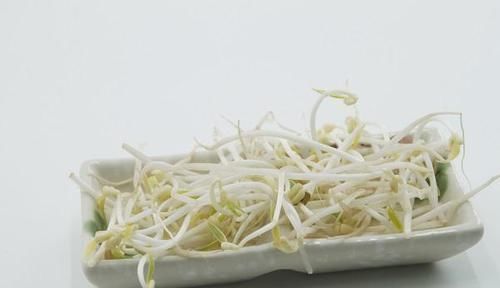 有了甲状腺结节,别失落,少吃三种蔬菜,也有恢复可能