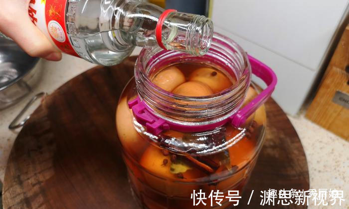 鸡蛋|腌鸡蛋只放盐大错特错，最后一步加点它，鸡蛋不臭，个个起沙流油