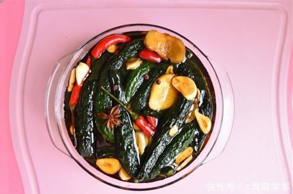 腌黄瓜还只加盐,那就错了!多加这一步,黄瓜嘎嘣脆,久放也不坏!