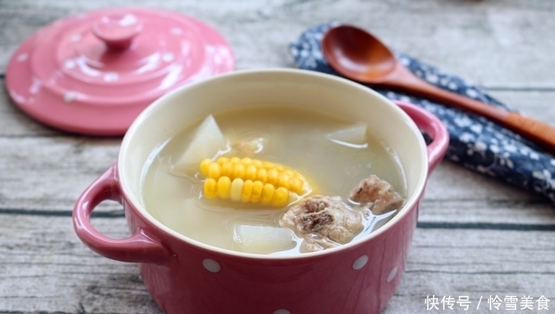 婆婆过来帮我清理冰箱,没买菜,午餐也吃得很丰盛,家的味道