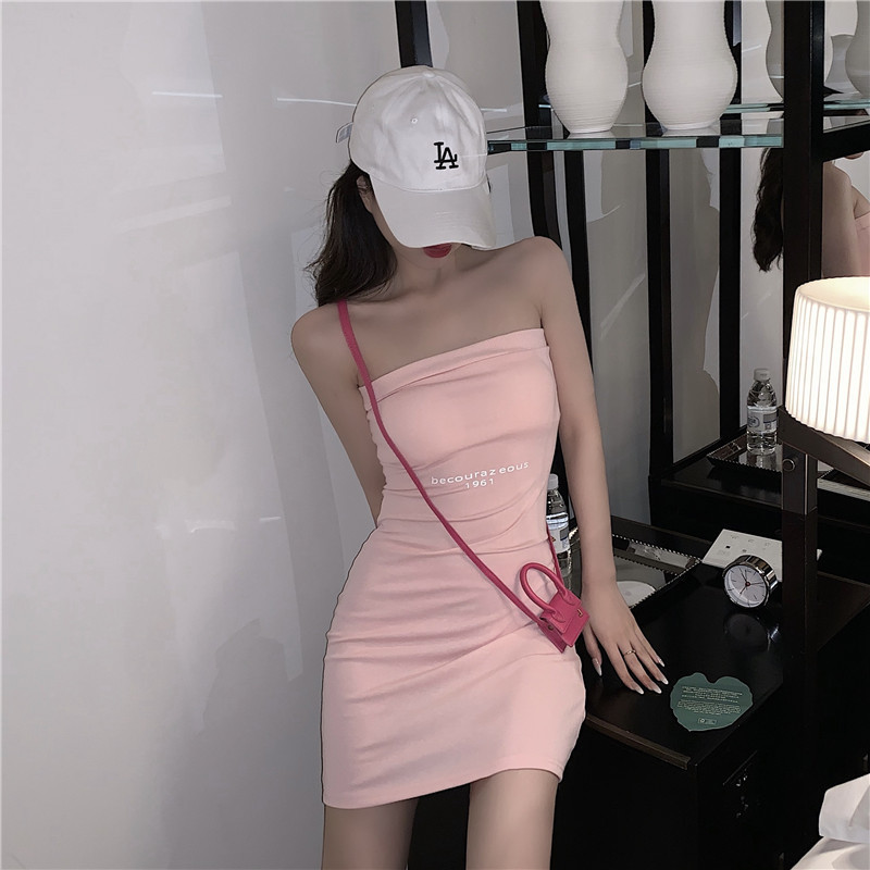 风情|彰显文艺气息的连衣裙,还能增添淑女风情