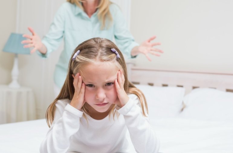 老爸|“年轻老爸”走红,接孩子被误认为是男友,网友孩子妈怎么想