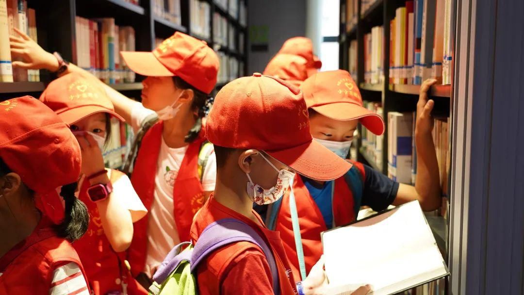 小读者们|打卡最美图书馆！六图迎来10位来自合肥的小读者
